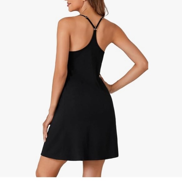 NEW-WOMENS TENNIS - GOLF ⛳️
BUILT IN SHORTS - Picture 2 of 4